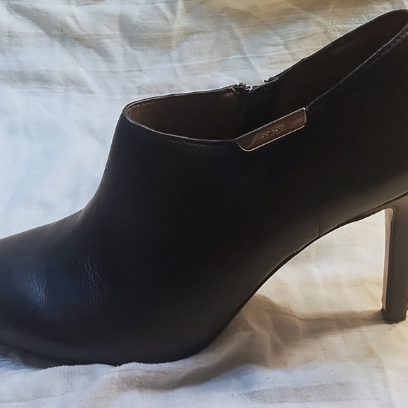 Coach heels size 7.5 - Picture 3 of 11